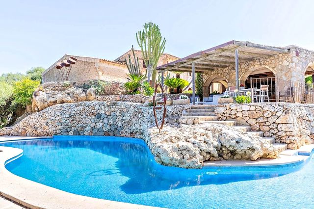 4 chambre Finca/Maison de Campagne à vendre à Sant Llorenç des Cardassar avec piscine - 1 800 000 € (Ref: 9964041)