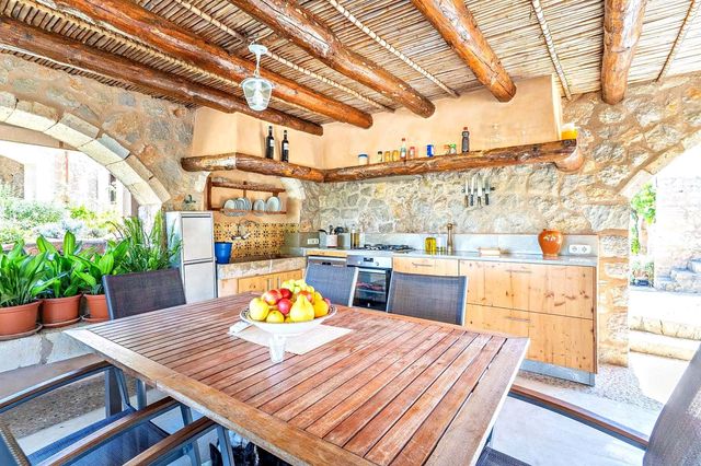 4 chambre Finca/Maison de Campagne à vendre à Sant Llorenç des Cardassar avec piscine - 1 800 000 € (Ref: 9964041)