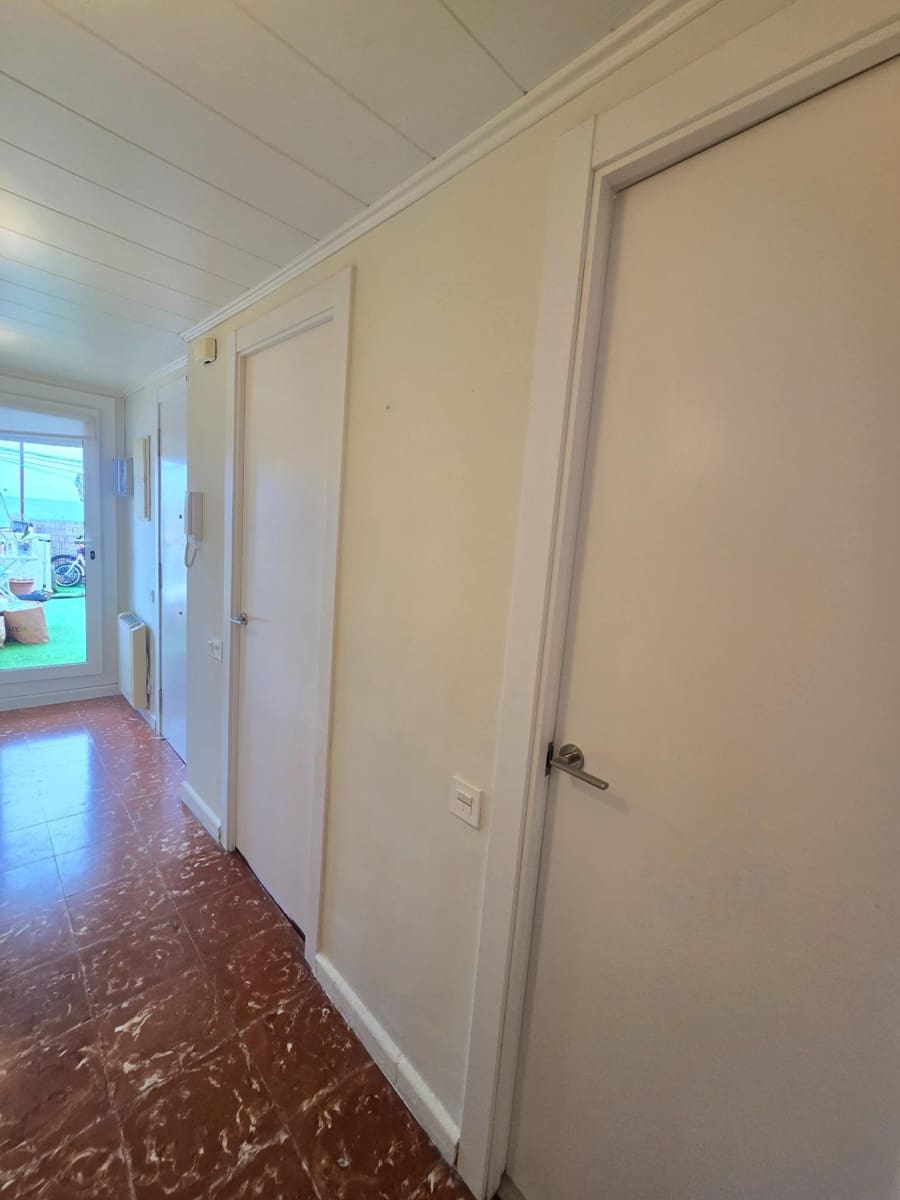 2 slaapkamer Flat te huur in El Masnou - € 940 (Ref: 10072623)