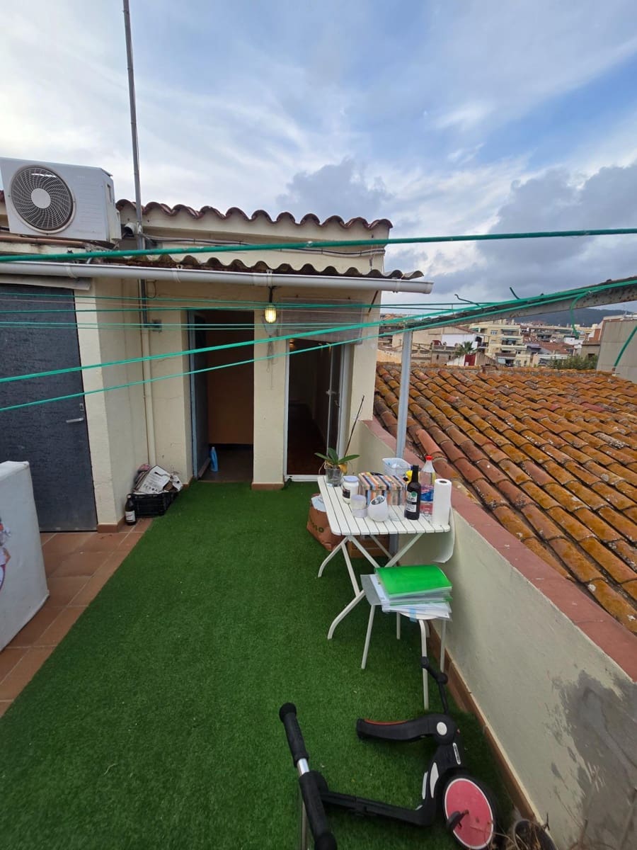 2 slaapkamer Flat te huur in El Masnou - € 940 (Ref: 10072623)
