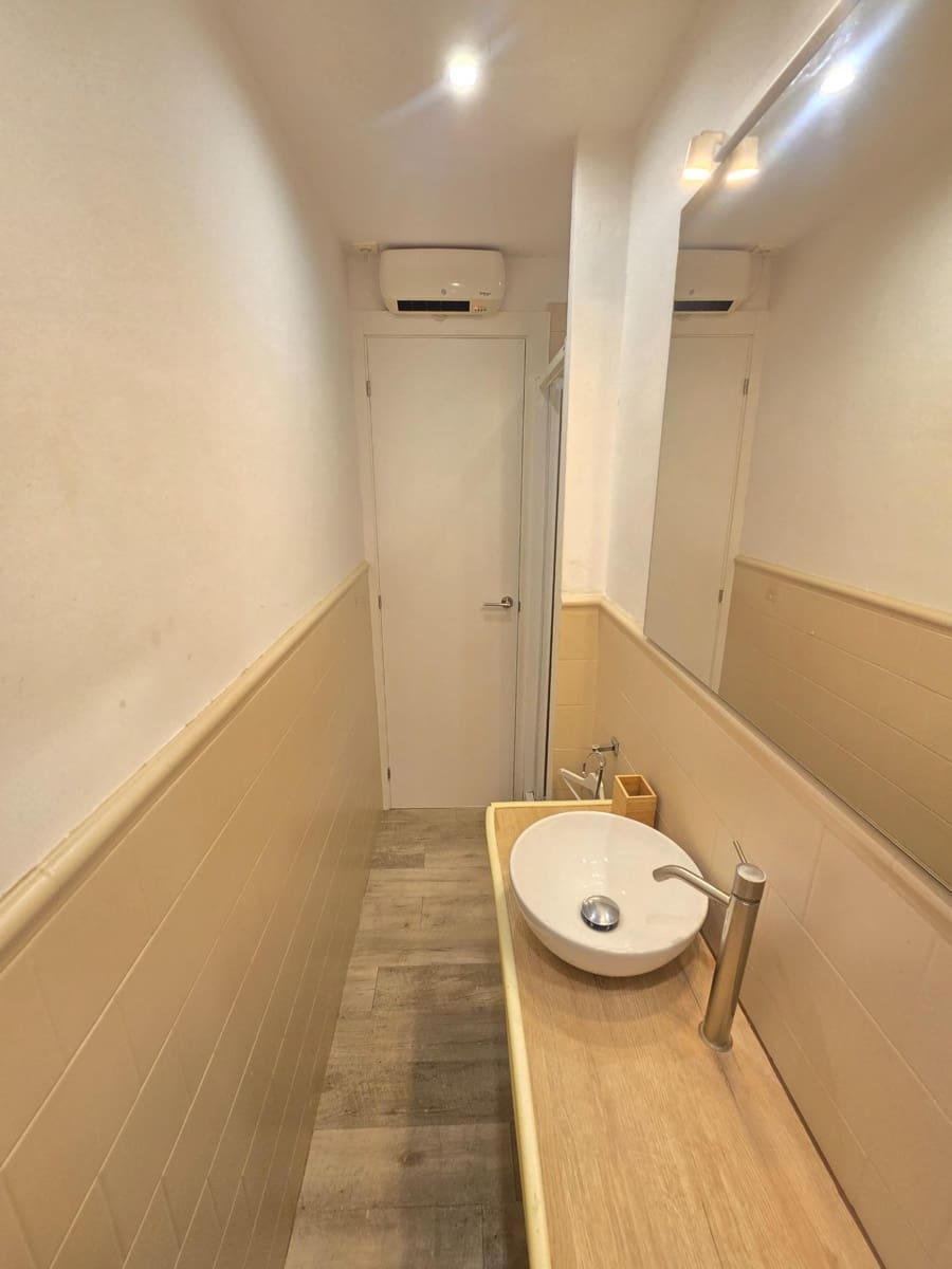 2 slaapkamer Flat te huur in El Masnou - € 940 (Ref: 10072623)