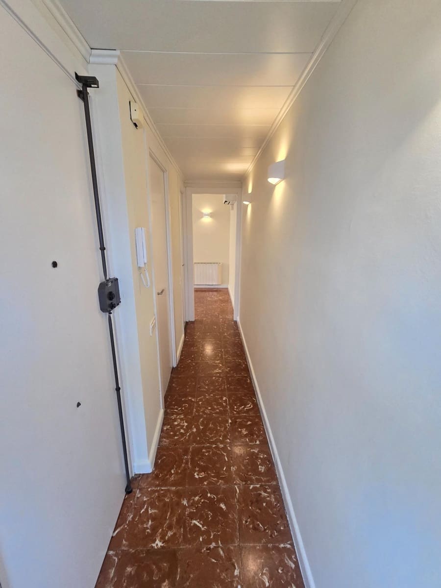 2 slaapkamer Flat te huur in El Masnou - € 940 (Ref: 10072623)