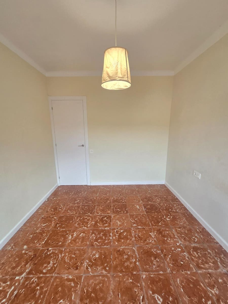 2 slaapkamer Flat te huur in El Masnou - € 940 (Ref: 10072623)