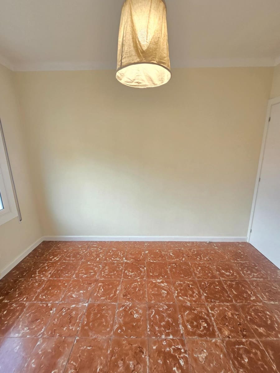 2 slaapkamer Flat te huur in El Masnou - € 940 (Ref: 10072623)