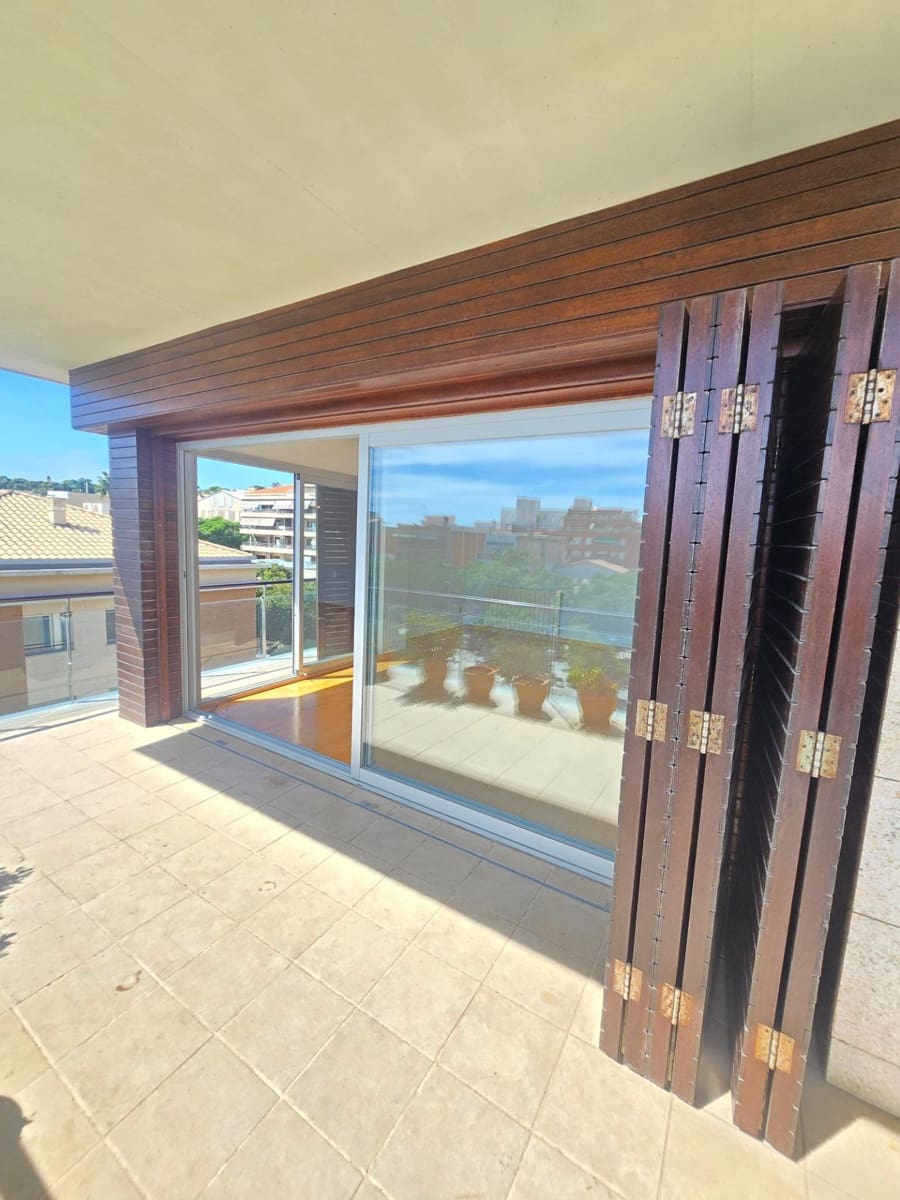 3 sypialnia Apartament do wynajęcia w El Masnou z garażem - 1 944 € (Ref: 10098348)