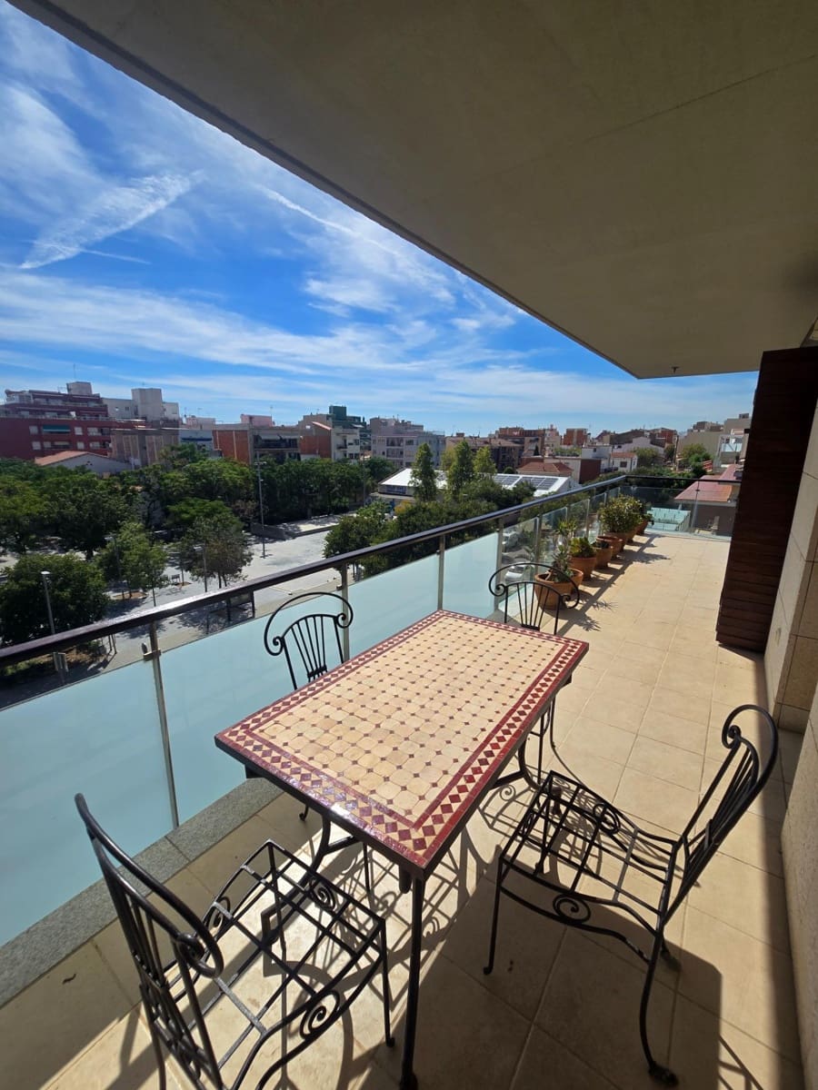 3 sypialnia Apartament do wynajęcia w El Masnou z garażem - 1 944 € (Ref: 10098348)