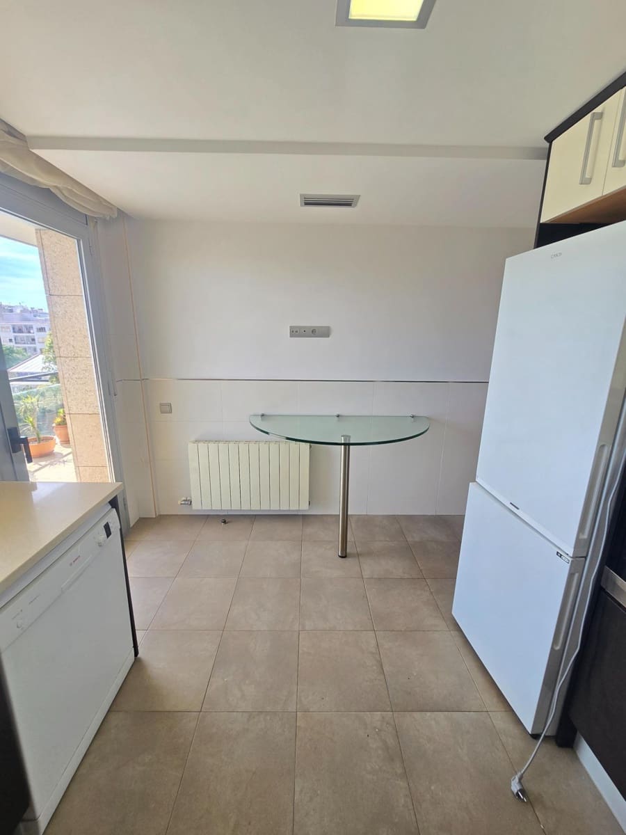 3 sypialnia Apartament do wynajęcia w El Masnou z garażem - 1 944 € (Ref: 10098348)