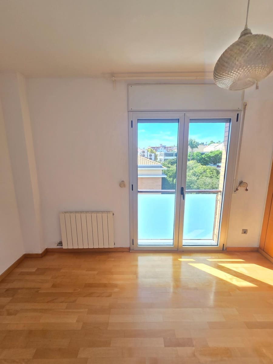 3 sypialnia Apartament do wynajęcia w El Masnou z garażem - 1 944 € (Ref: 10098348)
