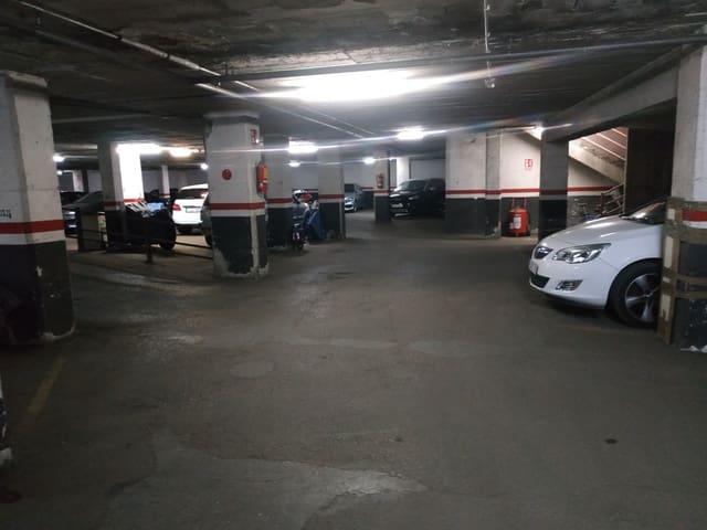 Autotalli vuokrattavana paikassa El Masnou - 134 € (Ref: 6498380)