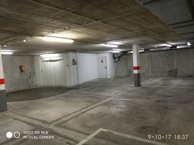 Autotalli vuokrattavana paikassa El Masnou - 100 € (Ref: 7433850)