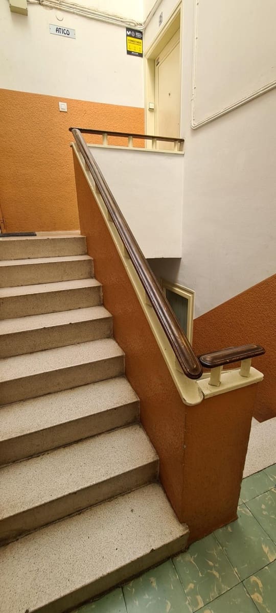 3 soverom Penthouse til salgs i L'Hospitalet de Llobregat - € 211 000 (Ref: 7433860)