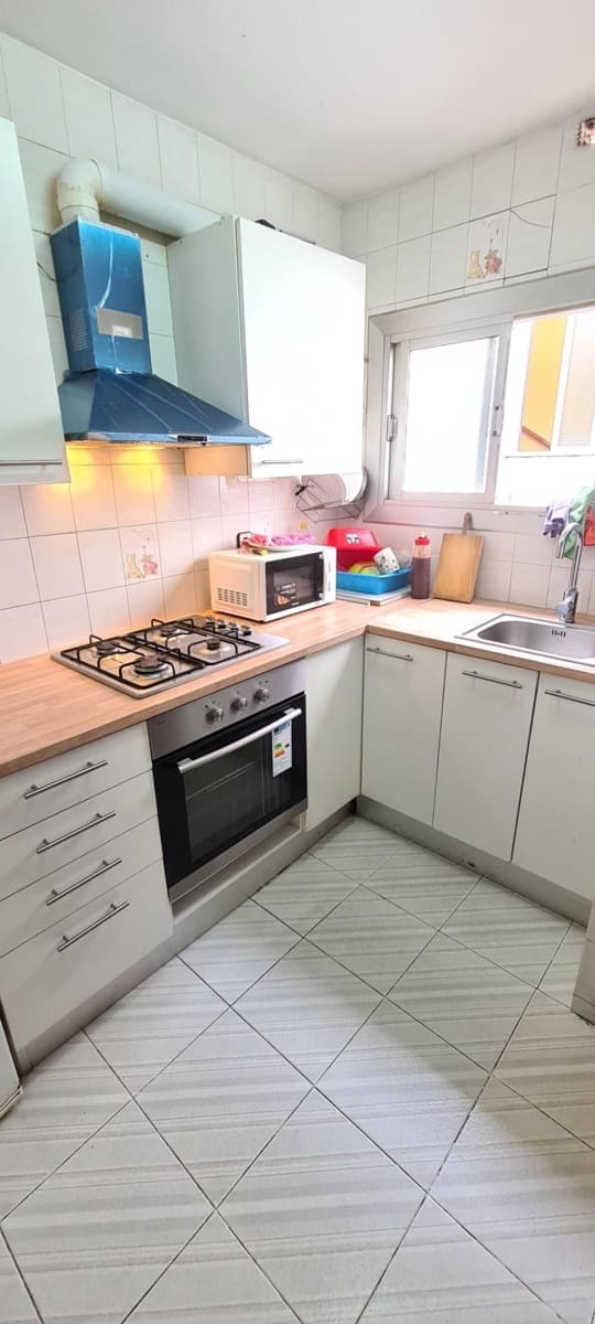 3 soverom Penthouse til salgs i L'Hospitalet de Llobregat - € 211 000 (Ref: 7433860)