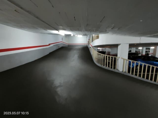 Garaje en La Nova Esquerra de L'Eixample, Barcelona ciudad en alquiler - 100 € (Ref: 7433873)