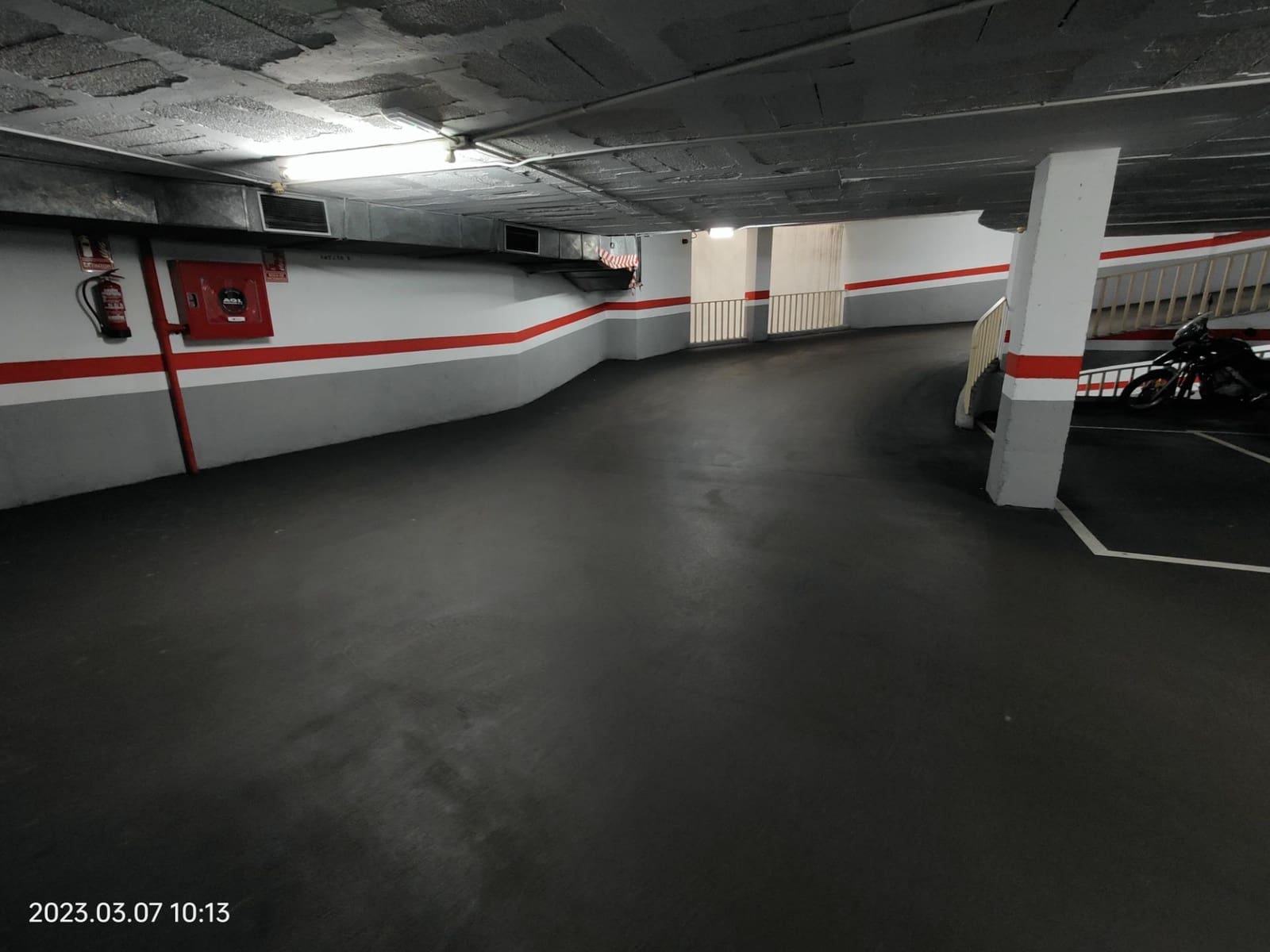 Garaje en Barcelona ciudad en alquiler - 100 € (Ref: 7433873)