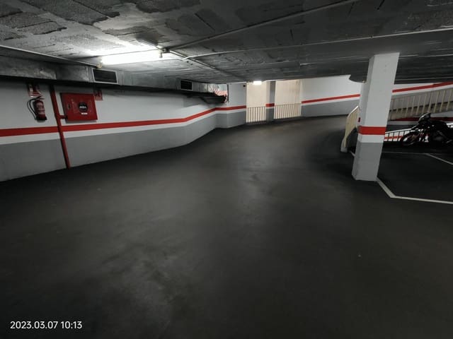 Garaje en La Nova Esquerra de L'Eixample, Barcelona ciudad en alquiler - 100 € (Ref: 7433873)