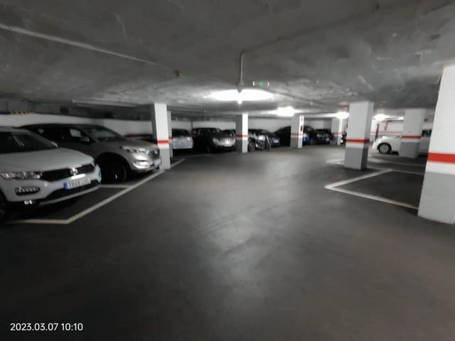 Garaje en La Nova Esquerra de L'Eixample, Barcelona ciudad en alquiler - 100 € (Ref: 7433873)