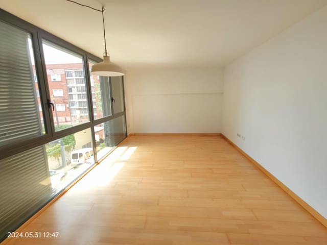 2 quarto Apartamento para arrendar em El Masnou - 996 € (Ref: 8352213)