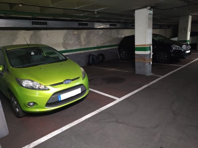 Garasje til salgs i Les Corts, Barcelona by - € 18 800 (Ref: 8455013)