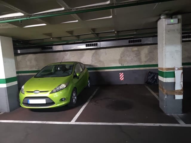 Garasje til salgs i Les Corts, Barcelona by - € 18 800 (Ref: 8455013)