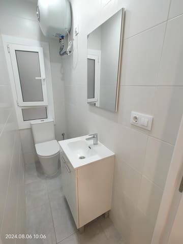 Commercial for rent in La Teixonera, Barcelona city - € 800 (Ref: 8458085)