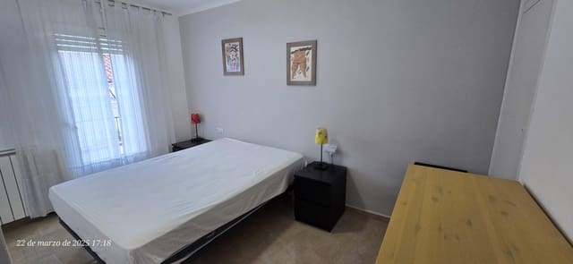 4 bedroom Terraced Villa for rent in El Masnou - € 1,400 (Ref: 8616165)