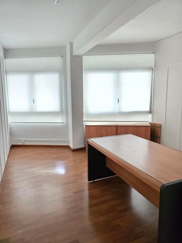 Büro zu vermieten in Les Corts, Barcelona Stadt - 900 € (Ref: 8773549)