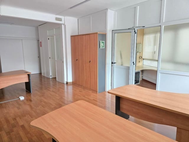 Büro zu vermieten in Les Corts, Barcelona Stadt - 900 € (Ref: 8773549)