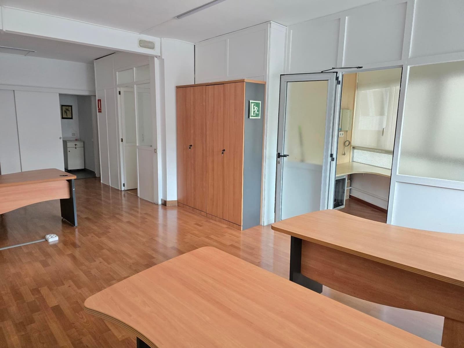 Kontor til leje i Barcelona by - € 900 (Ref: 8773549)