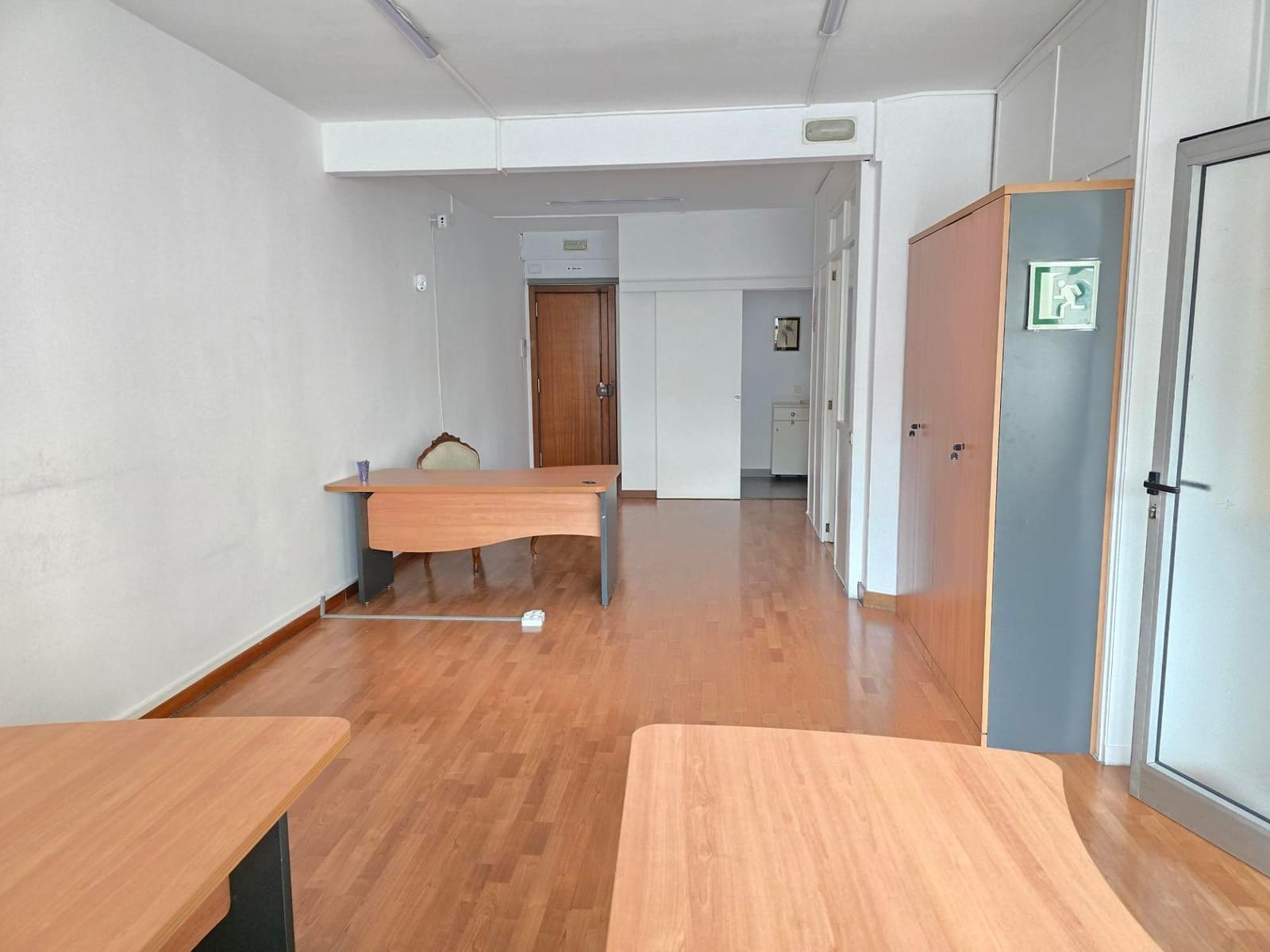 Kontor til leje i Barcelona by - € 900 (Ref: 8773549)