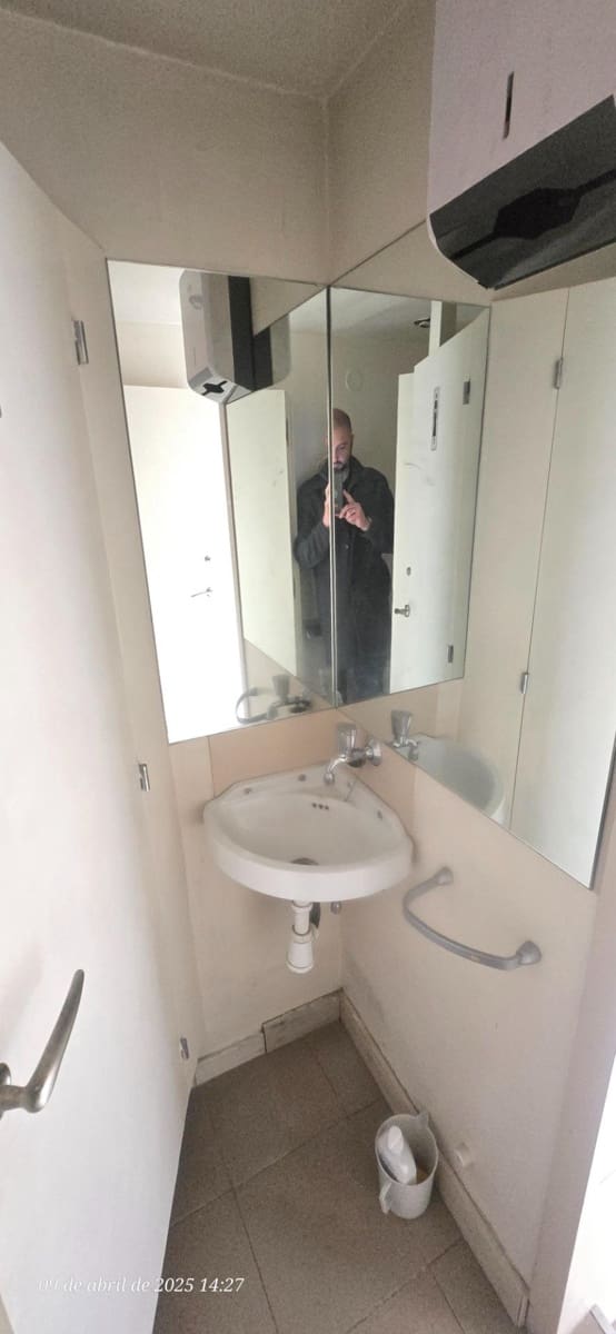 Erhverv til leje i El Masnou - € 600 (Ref: 8943998)