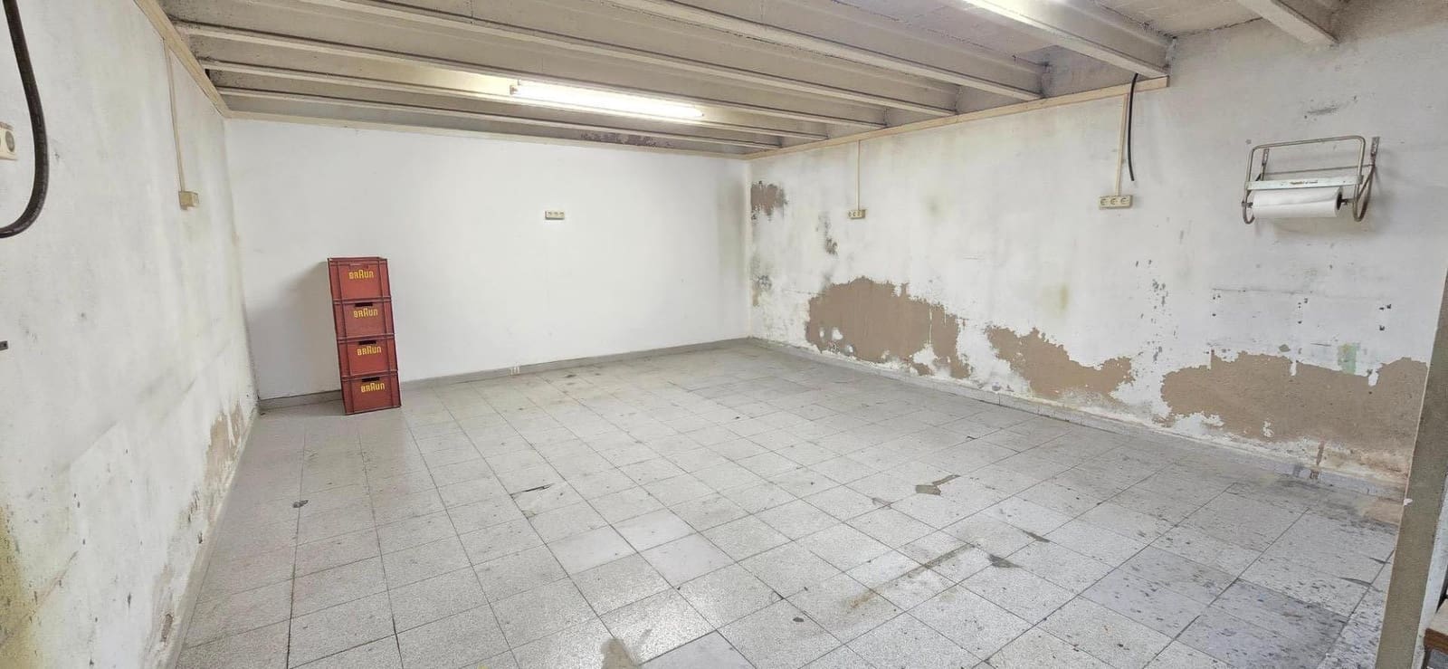Erhverv til salg i Barcelona by - € 285.000 (Ref: 9159646)