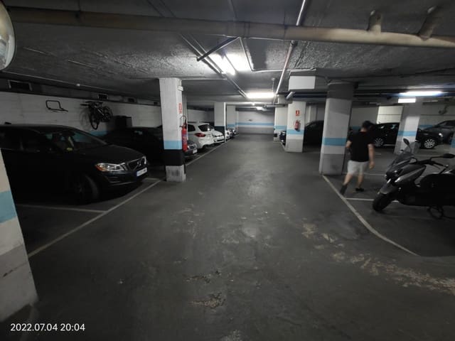 Garage for rent in Sarrià, Barcelona city - € 120 (Ref: 9297070)