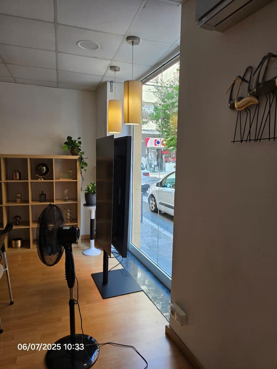 Komercyjne do wynajęcia w El Masnou - 900 € (Ref: 9375243)