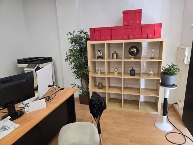 Gewerbe zu vermieten in El Masnou - 900 € (Ref: 9375243)