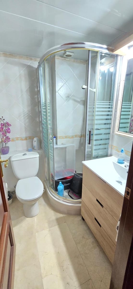 4 sypialnia Dom szeregowy na sprzedaż w Santa Perpetua de Mogoda z garażem - 475 000 € (Ref: 9406622)