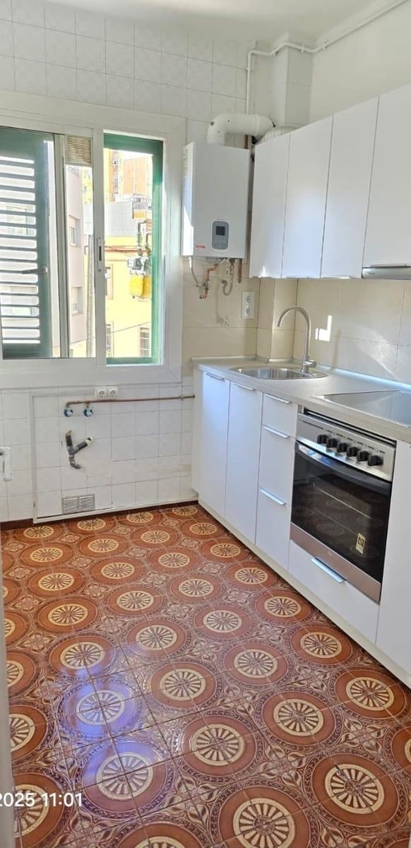 3 sypialnia Mieszkanie na sprzedaż w Miasto Barcelona - 320 000 € (Ref: 9409287)