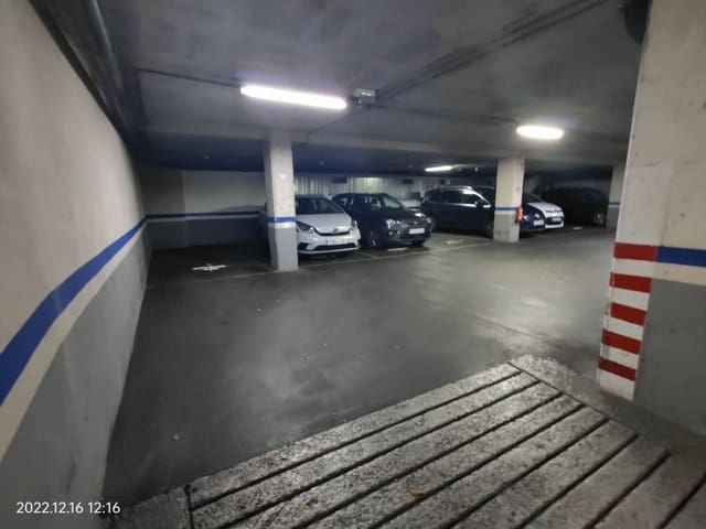 Garage att hyra i La Nova Esquerra de L'Eixample, Barcelona stad - 100 € (Ref: 9449055)