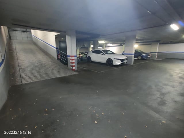 Garage att hyra i La Nova Esquerra de L'Eixample, Barcelona stad - 100 € (Ref: 9449055)