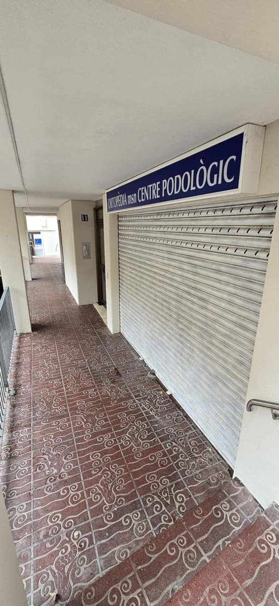 4 bedroom Commercial for sale in El Masnou - € 58,500 (Ref: 9474327)
