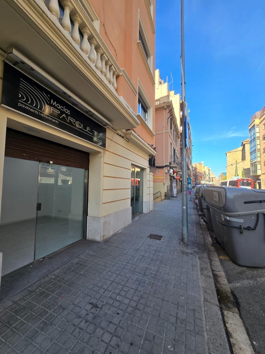 Commercial for rent in Barcelona city - € 1,000 (Ref: 9491634)