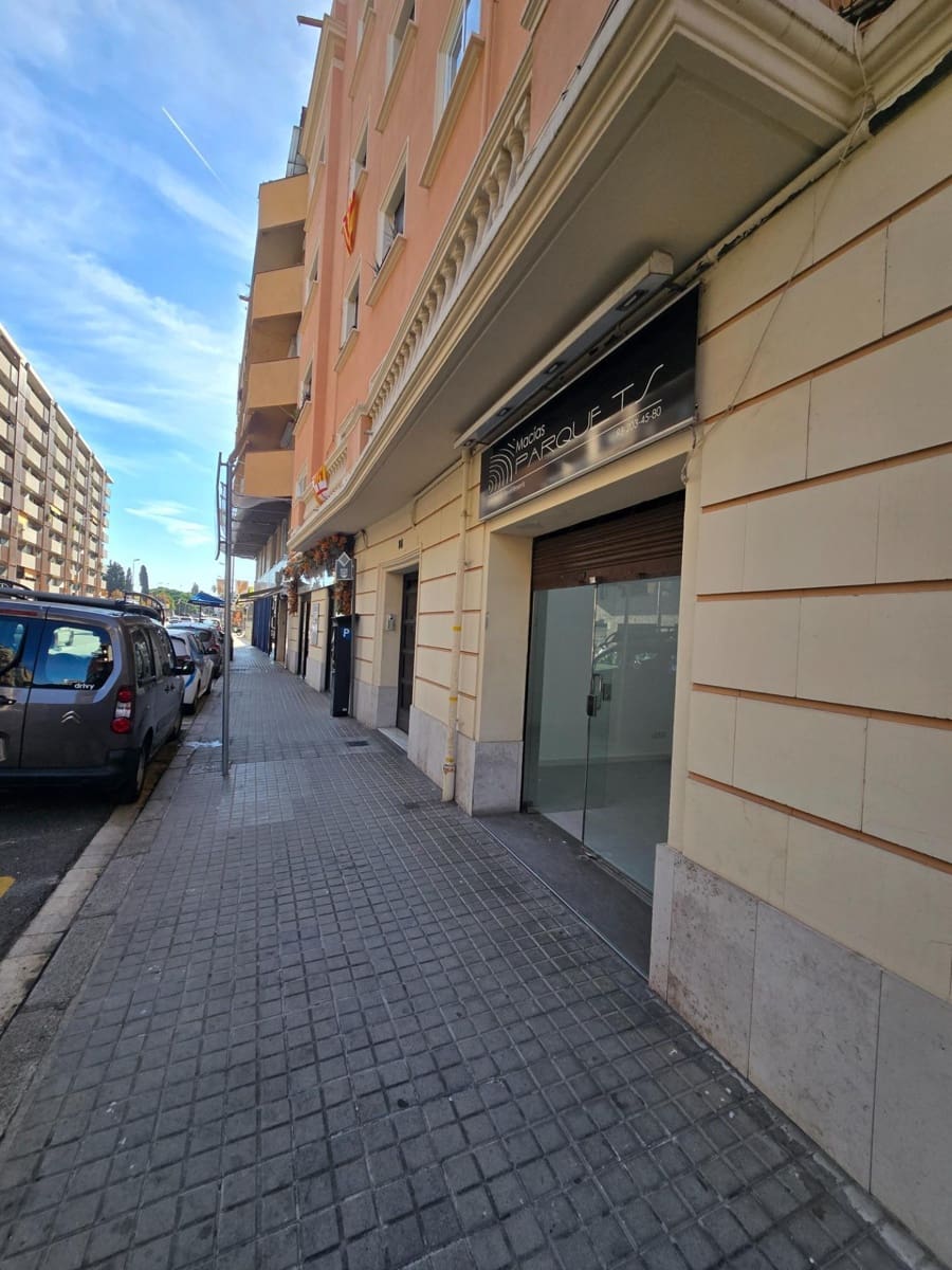 Commercial for rent in Barcelona city - € 1,000 (Ref: 9491634)