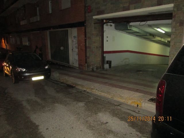 Autotalli vuokrattavana paikassa El Masnou - 120 € (Ref: 9569008)