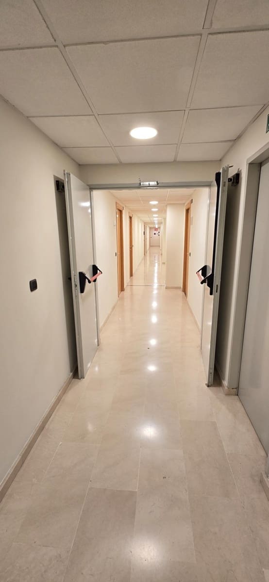 Kontor till salu i Sant Cugat del Valles - 215 000 € (Ref: 9648382)