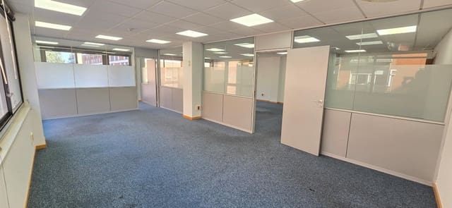 Kontor till salu i Sant Cugat del Vallès - 215 000 € (Ref: 9648382)