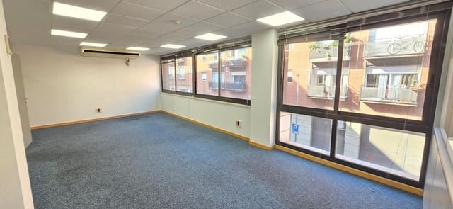 Kontor till salu i Sant Cugat del Vallès - 215 000 € (Ref: 9648382)