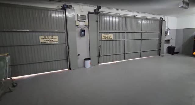 Yritys myytävänä paikassa Badalona - 195 000 € (Ref: 9648383)