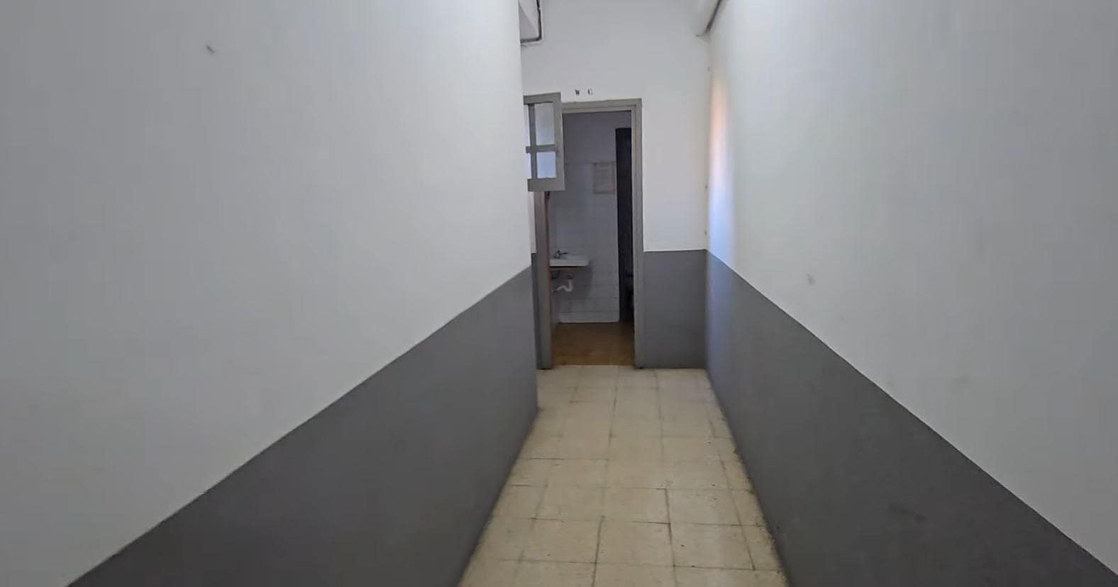 Yritys myytävänä paikassa Badalona - 195 000 € (Ref: 9648383)