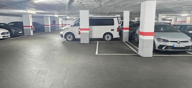 Garasje til salgs i La Nova Esquerra de L'Eixample, Barcelona by - € 23 000 (Ref: 9712178)