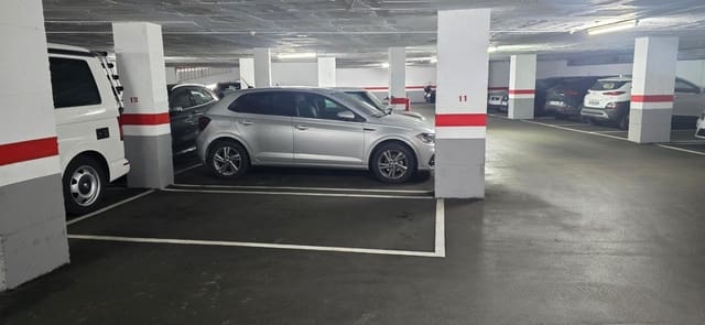 Garasje til salgs i La Nova Esquerra de L'Eixample, Barcelona by - € 23 000 (Ref: 9712178)