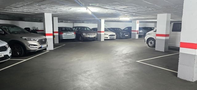 Garasje til salgs i La Nova Esquerra de L'Eixample, Barcelona by - € 23 000 (Ref: 9712178)